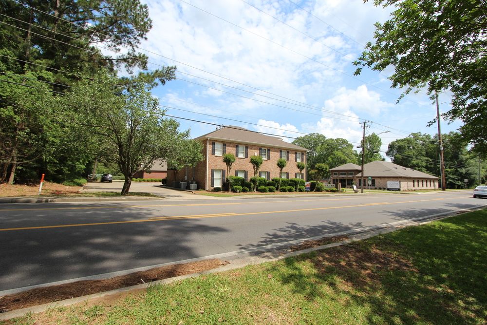 Office Space For Sale/Lease: 101 Madison Plz, Hattiesburg, MS 39402